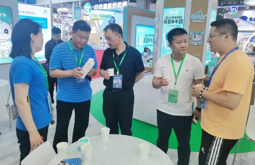 參觀拓思路 交流促發展 | 集團領導參加中乳協第二十九次年會暨中國（國際）乳業技術博覽會并到江西陽光乳業參觀座談