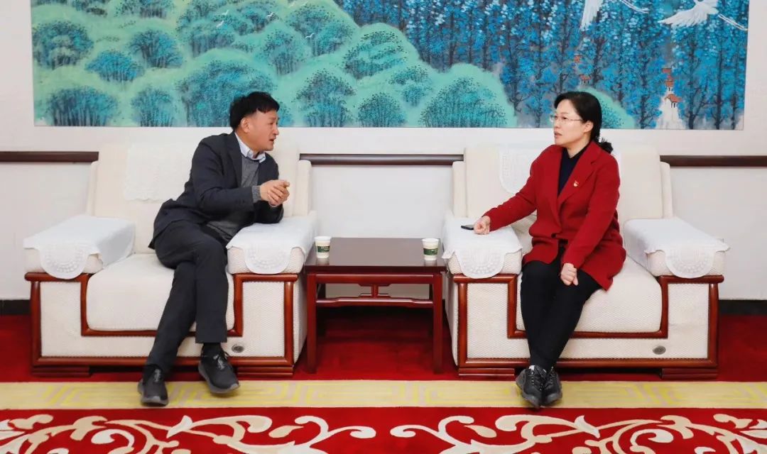 發(fā)揮產(chǎn)業(yè)優(yōu)勢 助力鄉(xiāng)村振興 | 民權(quán)縣委副書記、縣長王靜嫻會見關(guān)曉彥董事長一行