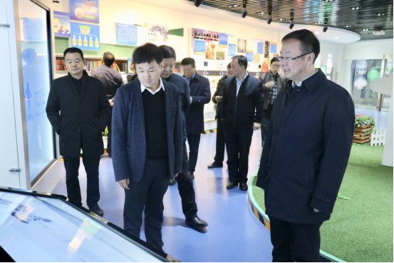 寧夏回族自治區(qū)農(nóng)業(yè)農(nóng)村廳黨組書記、廳長王剛一行蒞臨花花牛乳業(yè)集團(tuán)調(diào)研