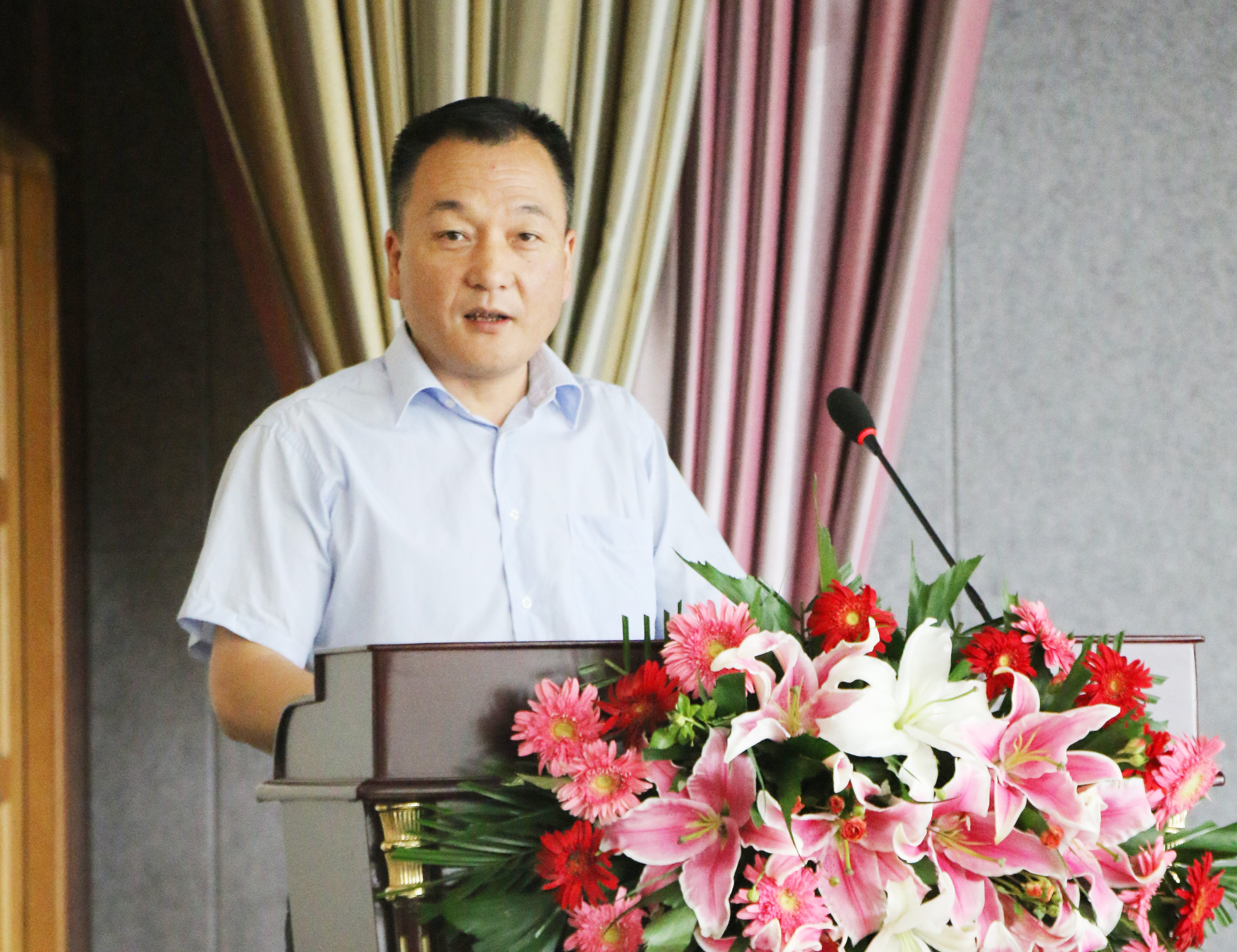 揚帆再起航 | 花花牛乳業(yè)集團養(yǎng)殖、飼料事業(yè)部2019上半年總結表彰暨下半年工作部署大會隆重召開