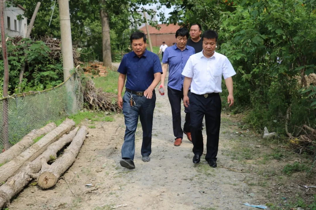 花花牛乳業集團走訪慰問貧困戶 結對幫扶暖人心