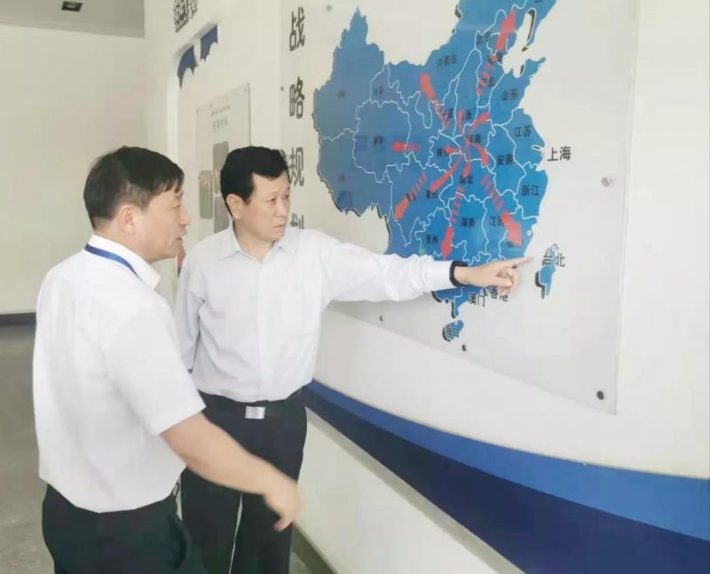 鄭州航空港區黨工委書記張俊峰蒞臨鄭州花花牛乳制品有限公司調研