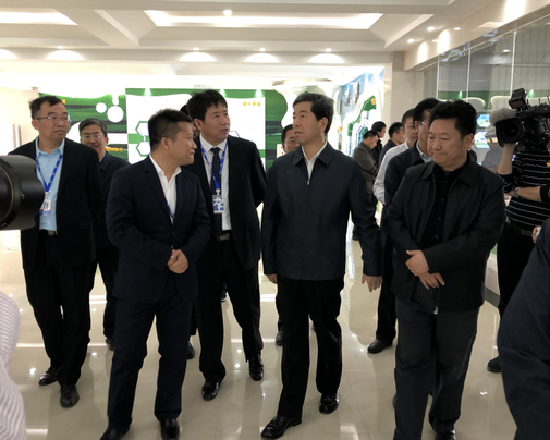 河南省委副書記、省長陳潤兒一行蒞臨 花花牛集團魯山瑞亞牧業有限公司視察調研