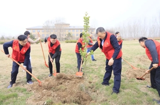 河南花花牛乳業集團開展“綠色發展踐初心 植樹護綠先鋒行”植樹活動
